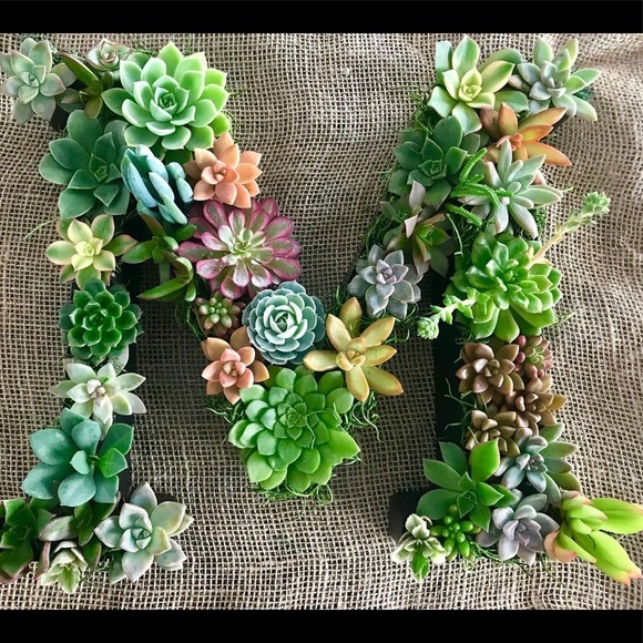 Black metal wall hanging wine cork holder letter M - Picture 3 of 3